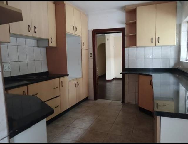 3 BEDROOM HOUSE FOR SALE IN YELLOWWOOD PARK
